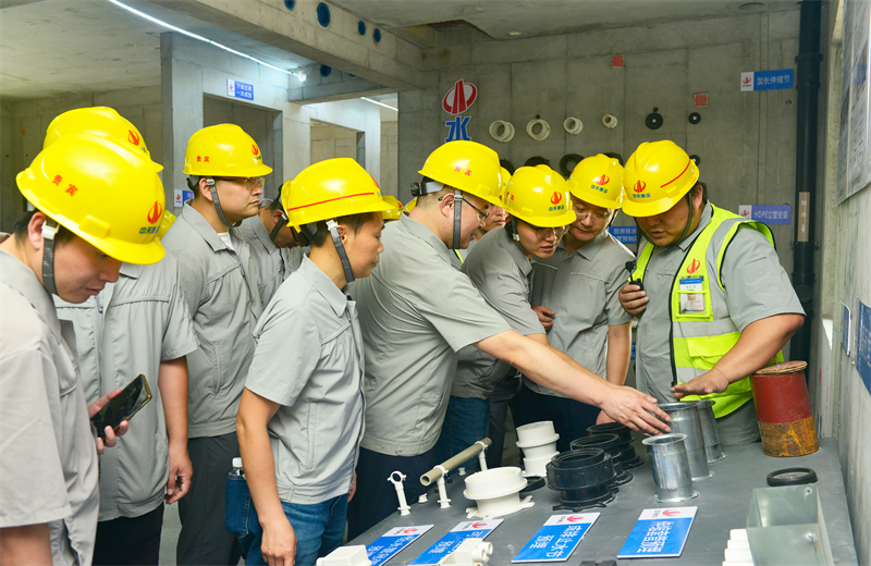 为进一步推进优质客户高效履约，提升交付品质、达成客户满意，2025年6月25日，918博天堂建设集团在上海组织召开2025年越秀地产、华润置业客户履约推进会。